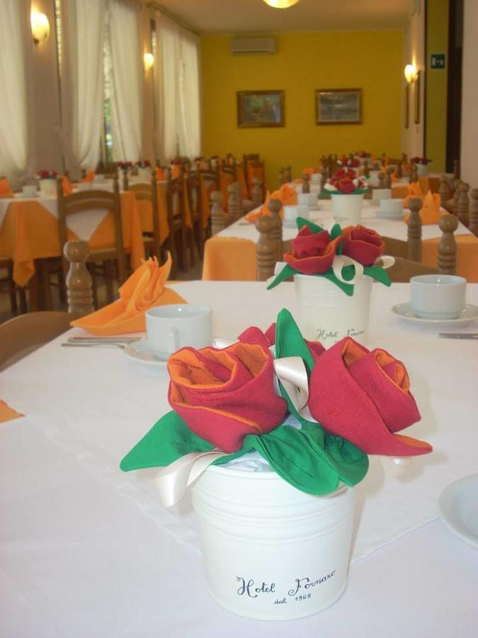 Hotel Fornaro Каорле Екстериор снимка