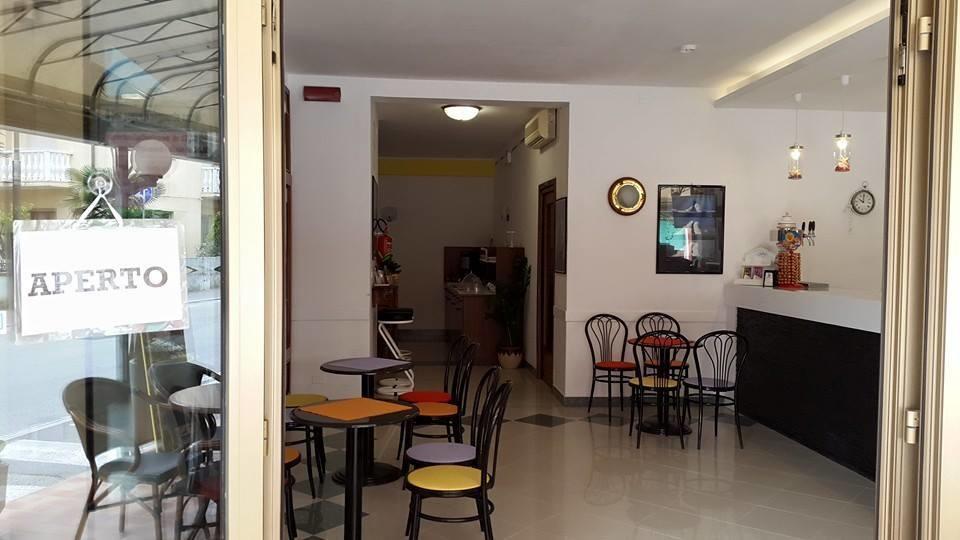Hotel Fornaro Каорле Екстериор снимка